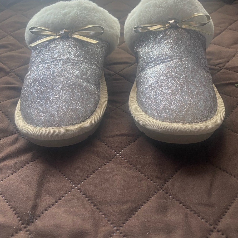 MICHAEL Michael Kors Glittery Silver Kids Slippers